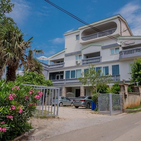 Apartment Busljeta Starigrad Paklenica Luaran gambar